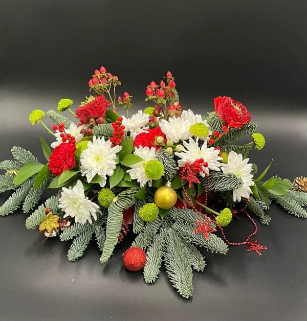 Flower arrangement "Christmas Is In The Air"