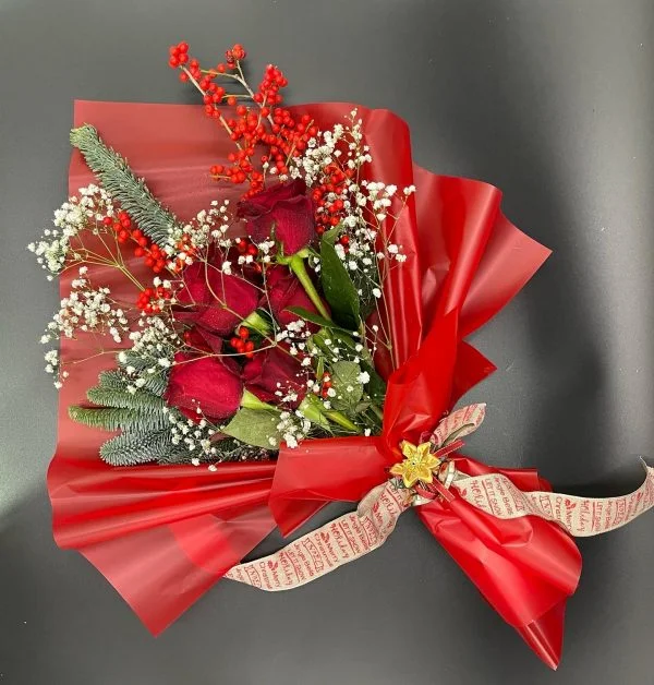 Christmas bouquet of 6 roses