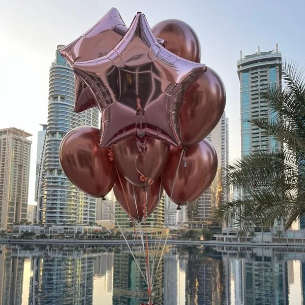 Bouquet with 50 red roses and 8 balloons (ROSE GOLD) - Image 3