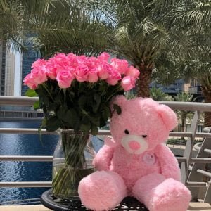 Bouquet with 50 premium pink roses in a vase and a large pink Teddy Bear (90cm)