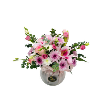 mix arrangement in round vase