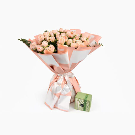 Pink garden bouquet with patchi